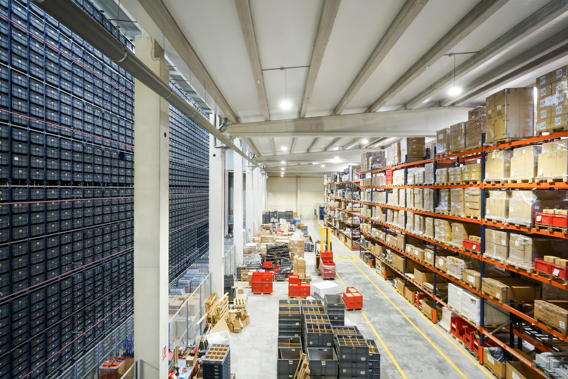 Omni Warehousing Image